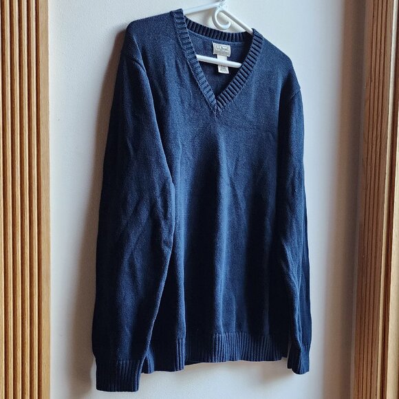 L.L. Bean Navy V-Neck Sweater Size XL - Picture 2 of 13